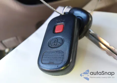 2005 Toyota Sequoia Sr5 V8 from USA, damaged, VIN 5TDBT44A55S244306